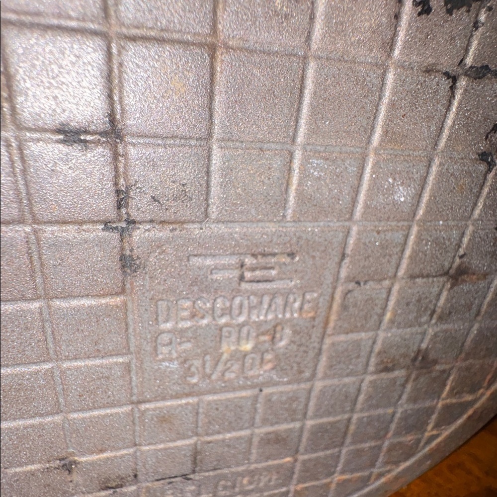 MCM Vintage Descoware 3.5 Quart Dutch Oven Belgian Enameled Cast Iron Flame Red - Picture 12 of 17